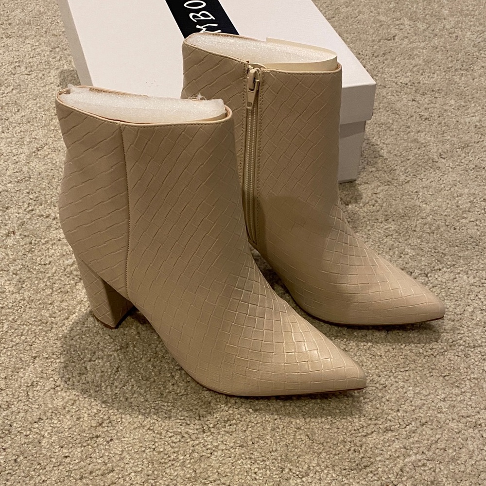 Bamboo women’s boots 8 1/2